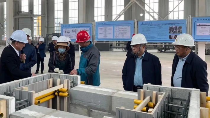 【“三抓三促行動”】省住建廳標準辦盧勃一行考察調(diào)研 甘肅建投裝備公司“免拆復合保溫模板”項目